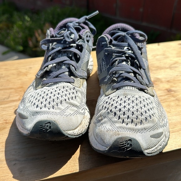 New balance - Picture 2 of 6